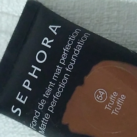 Sephora 54, truffle matte foundation - Picture 4 of 5